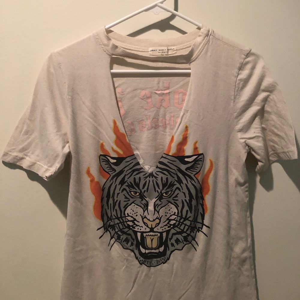 Truly Madly Deeply Size XS Vee Cut Out Tee White